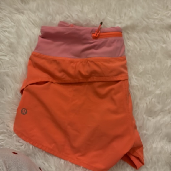 Lulu lemon speed up shots. Length 2.5. Color block pink and orange. - Picture 2 of 3